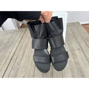 IOANNIS BLACK SANDAL SIZE 37